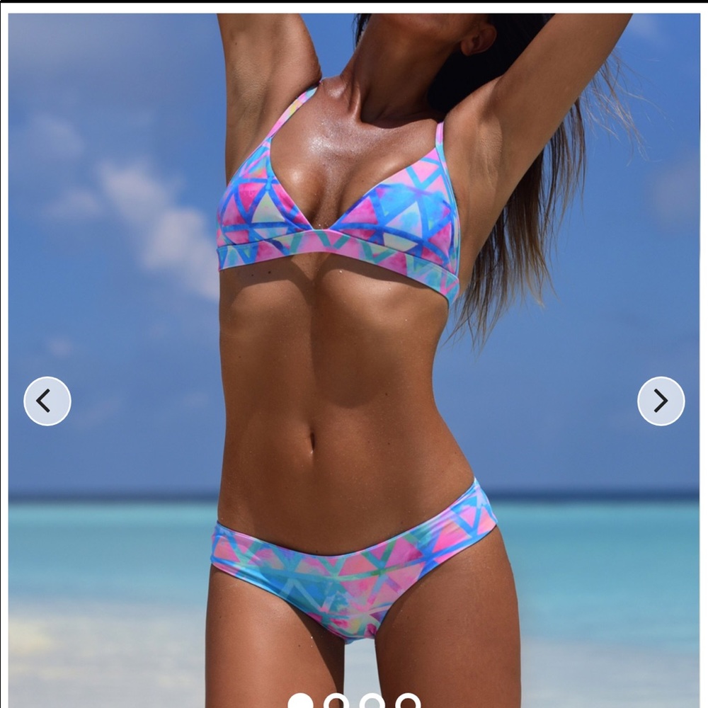 Kulani Kinis bikini swim triangle top geo Bermuda